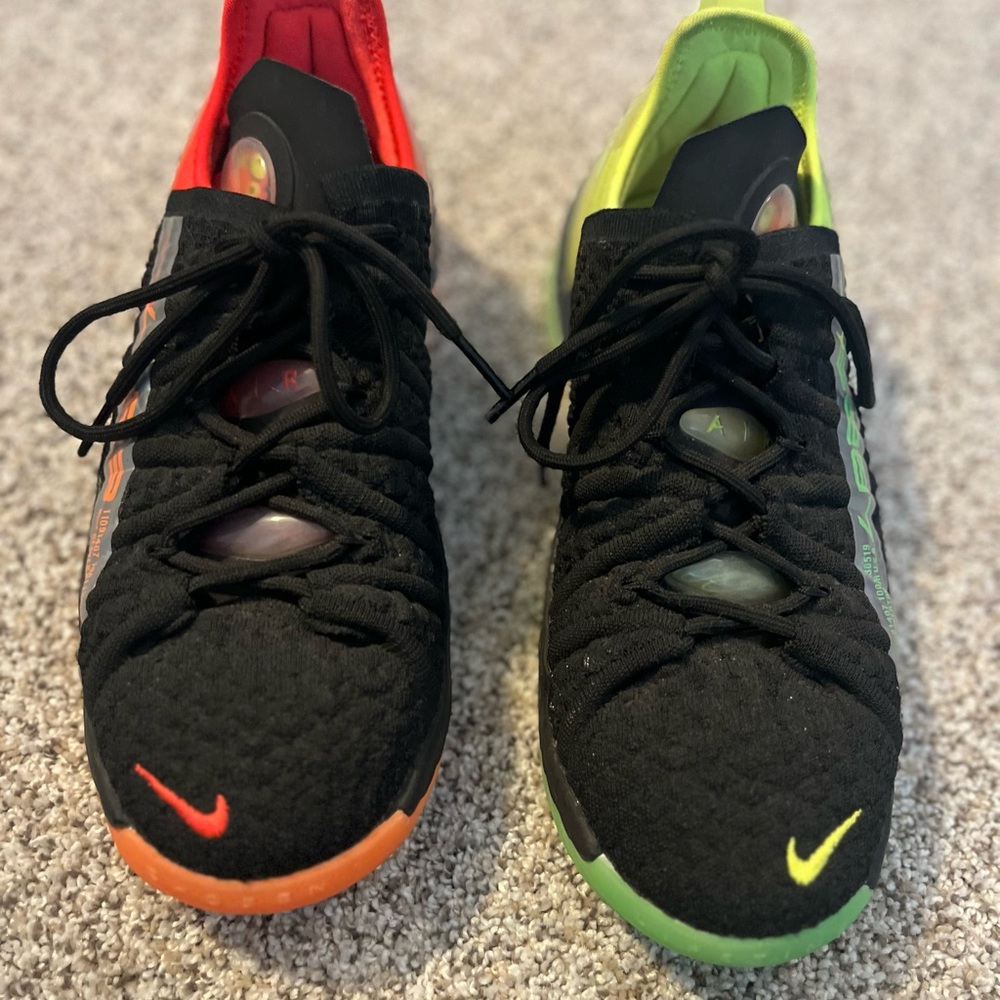 Big Kids Nike LeBron XVIII GS Limited Edition (Black-Crimson-Volt); size 5Y